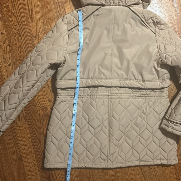 Quilted Guess jacket - Picture 15 of 16
